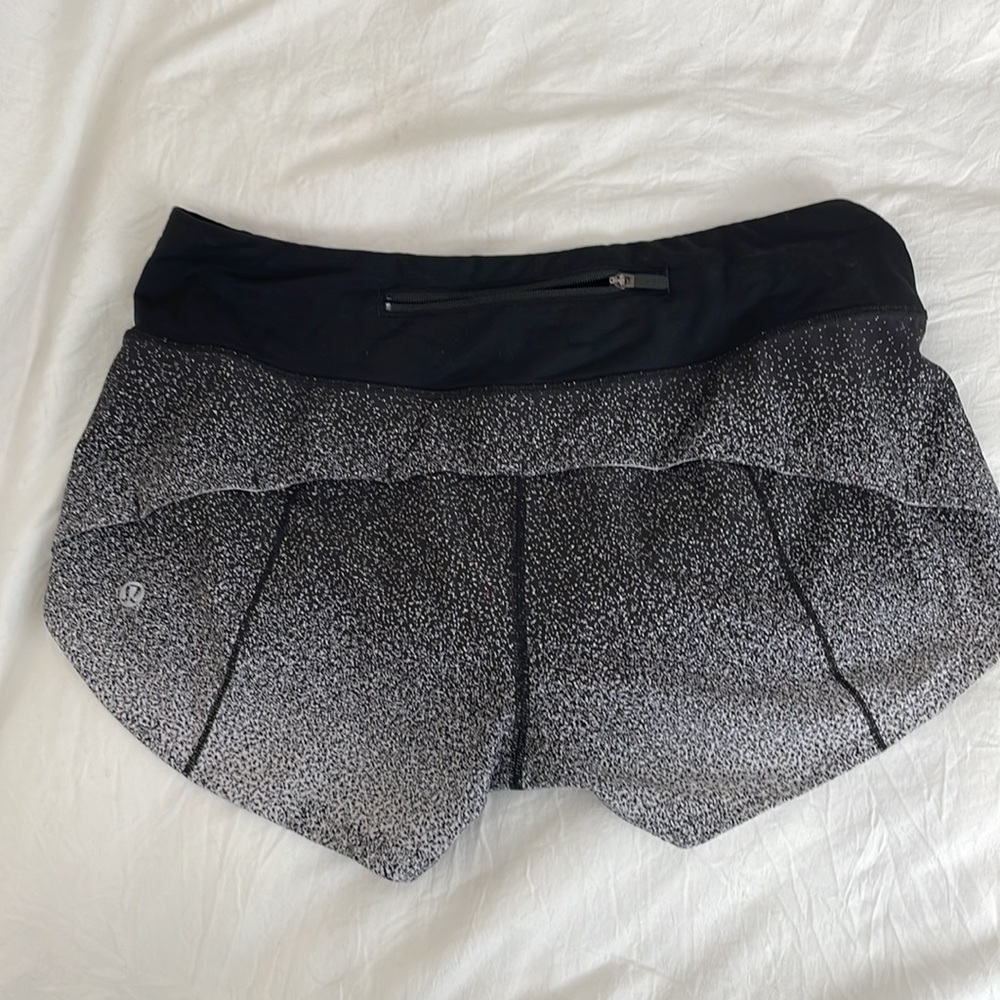 Lululemon shorts size 4